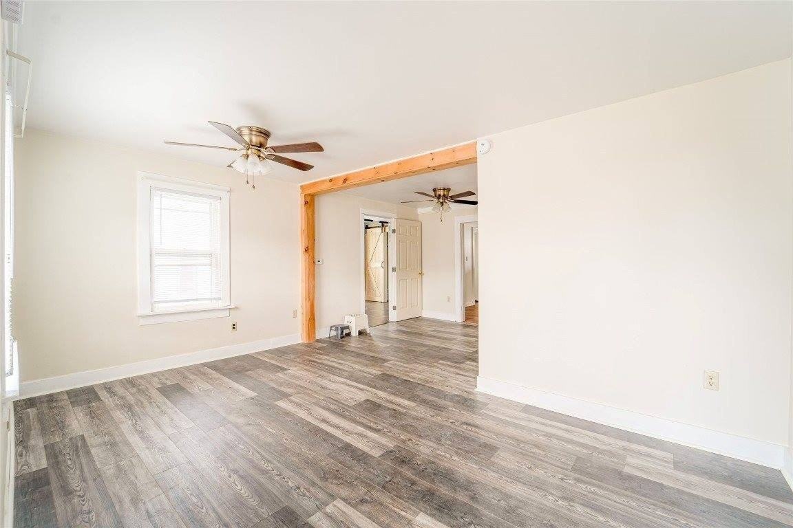 425 Clayton Ave - Photo 2 of 16