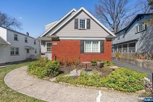 featured image of 238 Springfield Ave