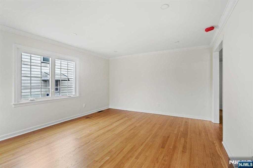 238 Springfield Ave - Photo 3 of 33