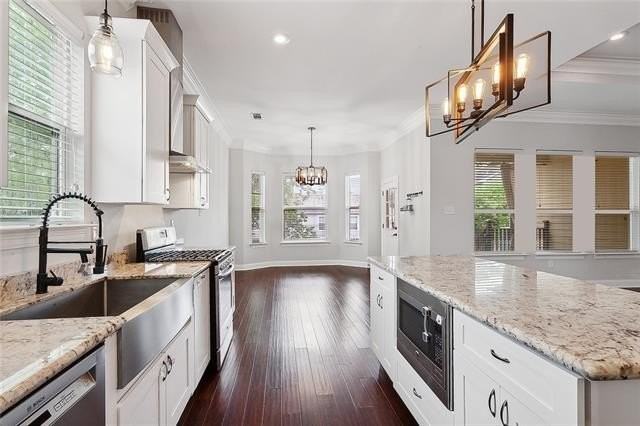 5511 Warrington Dr - Photo 6 of 13