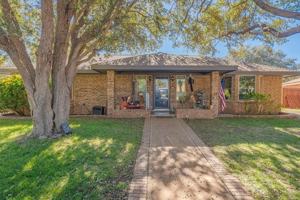 featured image of 4003 Gleneagles Ct