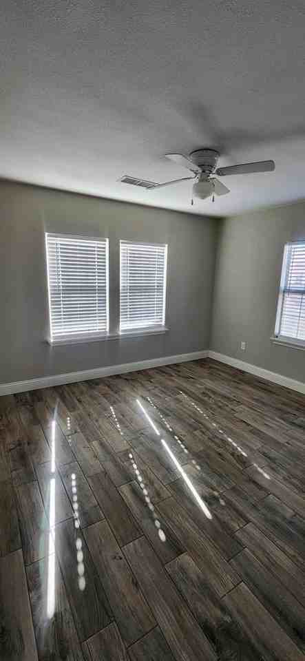 1305 N Colorado St - Photo 6 of 21