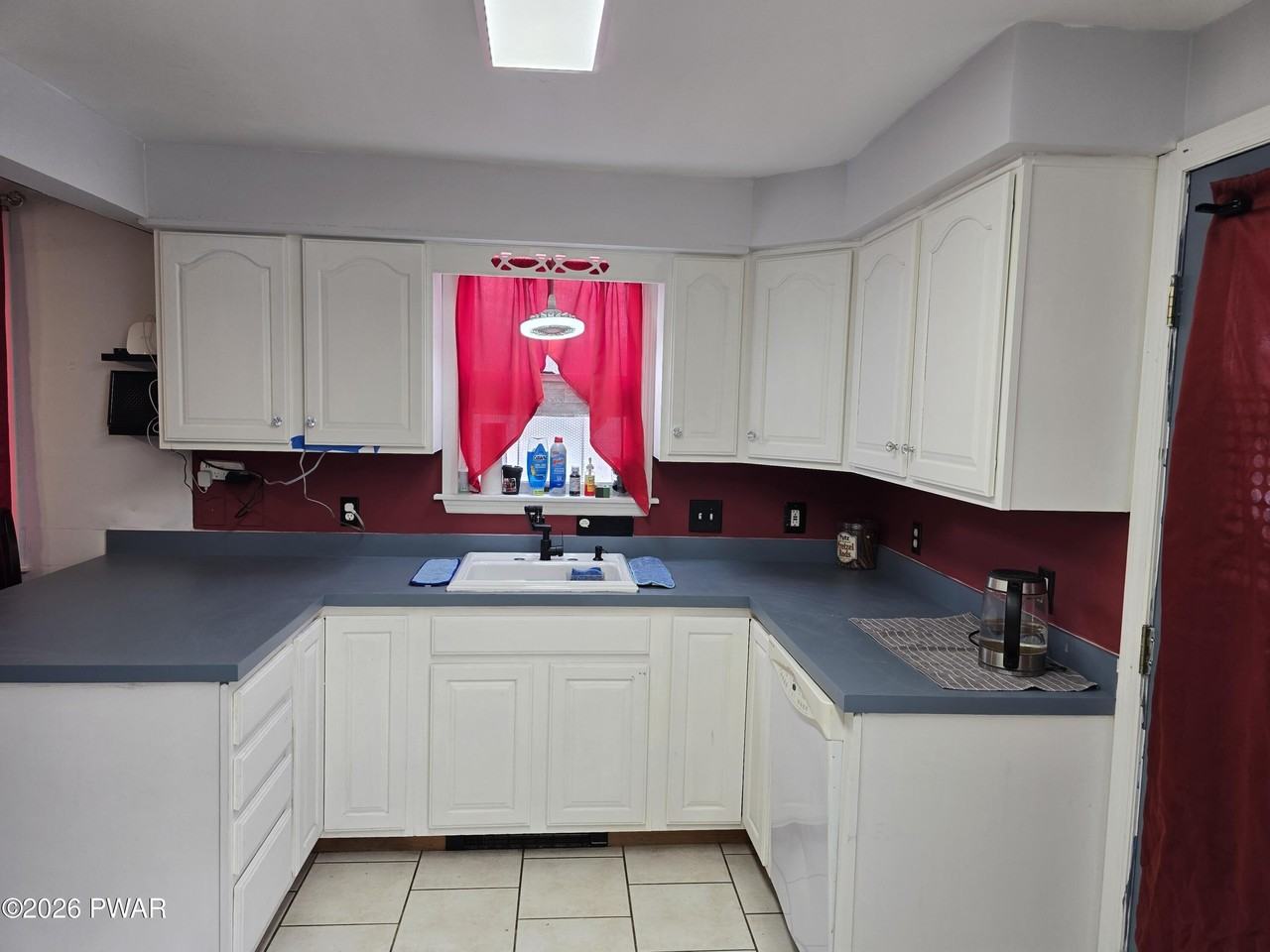 106 Cottage St - Photo 7 of 22