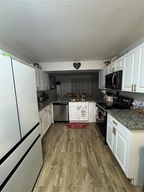 9831 Riverside Dr - Photo 3 of 8