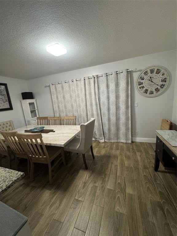 9831 Riverside Dr - Photo 4 of 8