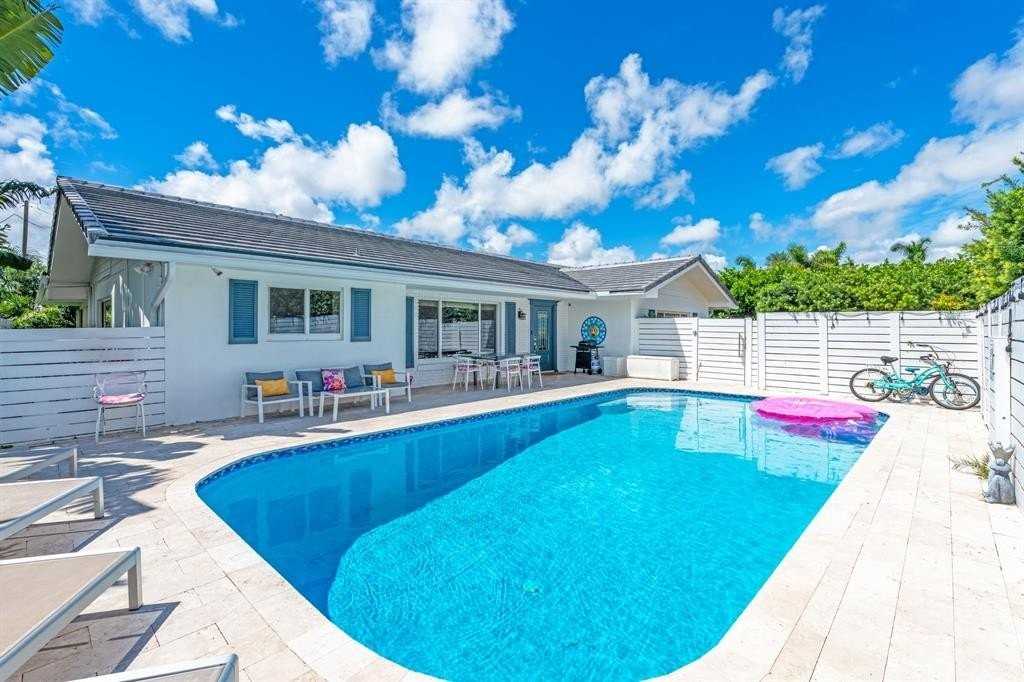 1510 Ne 57th Ct - Photo 3 of 45