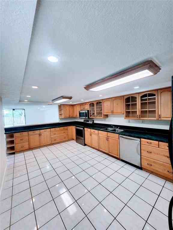 793 Ne 206th St - Photo 5 of 25