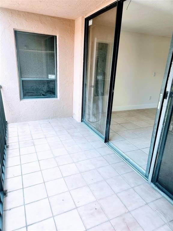 793 Ne 206th St - Photo 7 of 25