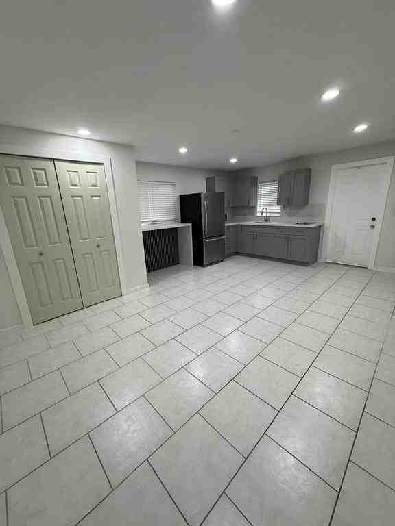 6720 Park St - Photo 5 of 10