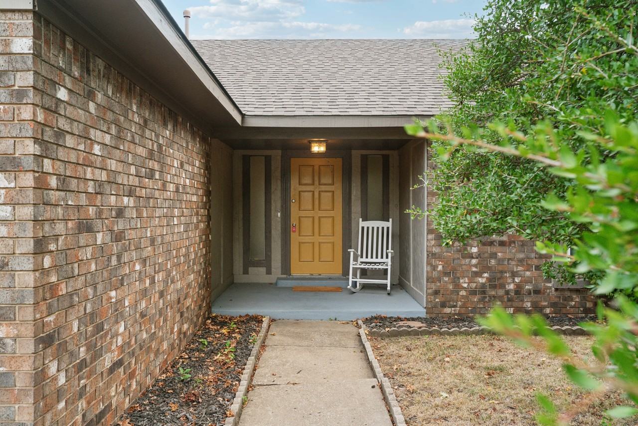 2904 E Fort Worth St #1 - Photo 3 of 28