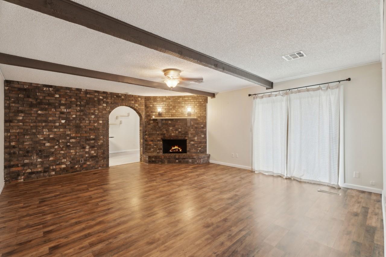 2904 E Fort Worth St #1 - Photo 5 of 28