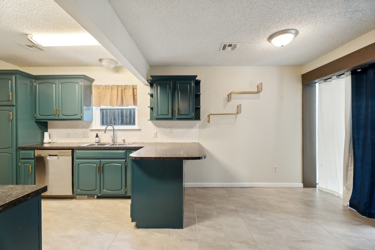 2904 E Fort Worth St #1 - Photo 7 of 28