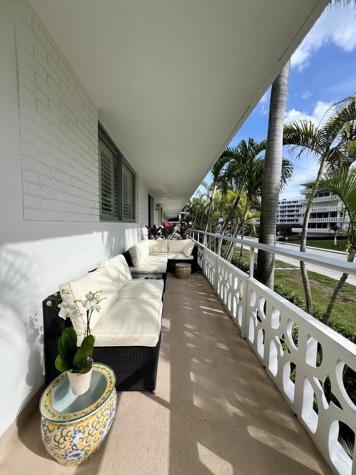 139 Sunrise Ave #204 - Photo 3 of 33