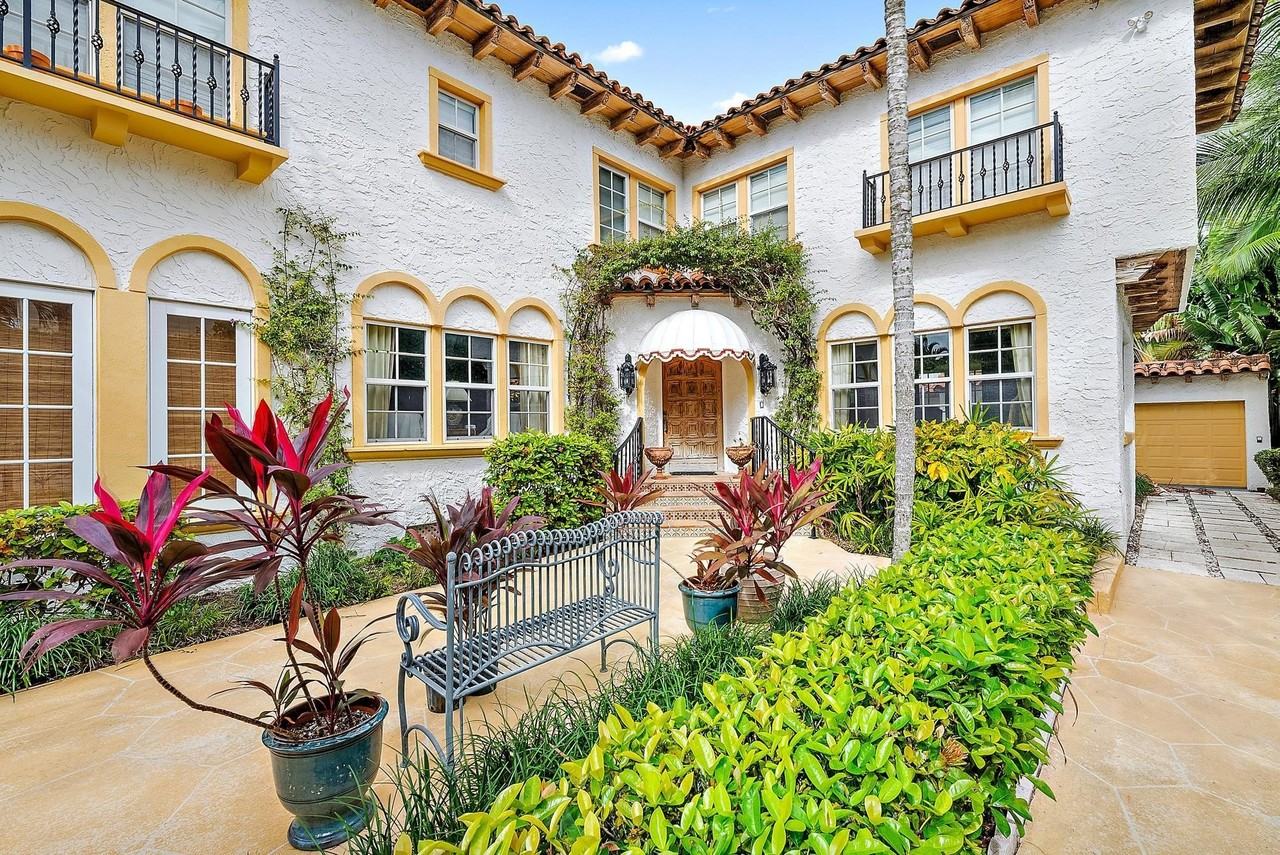 325 Seaspray Ave - Photo 2 of 14