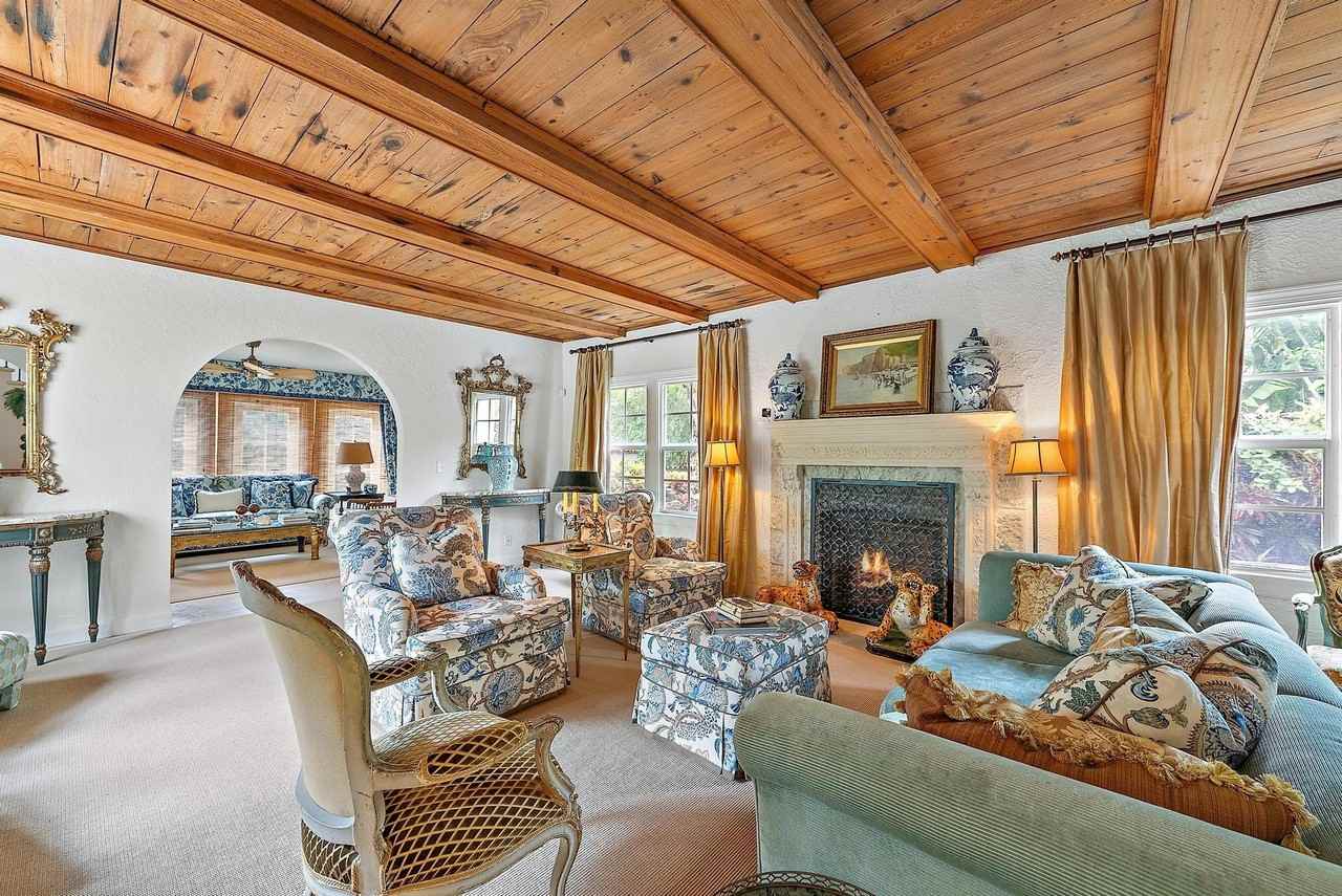 325 Seaspray Ave - Photo 3 of 14