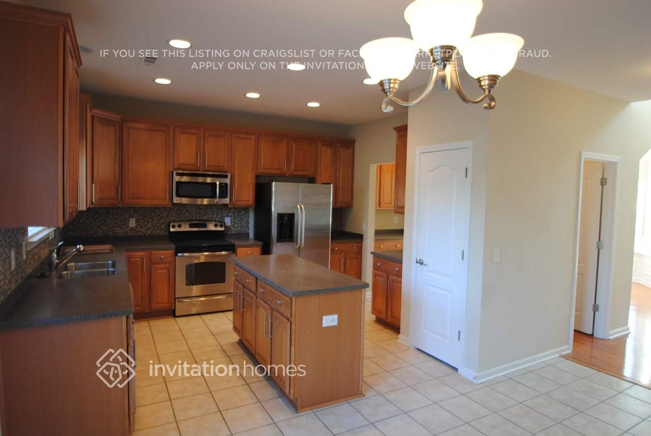 13301 Eastfield Village Ln - Photo 5 of 21