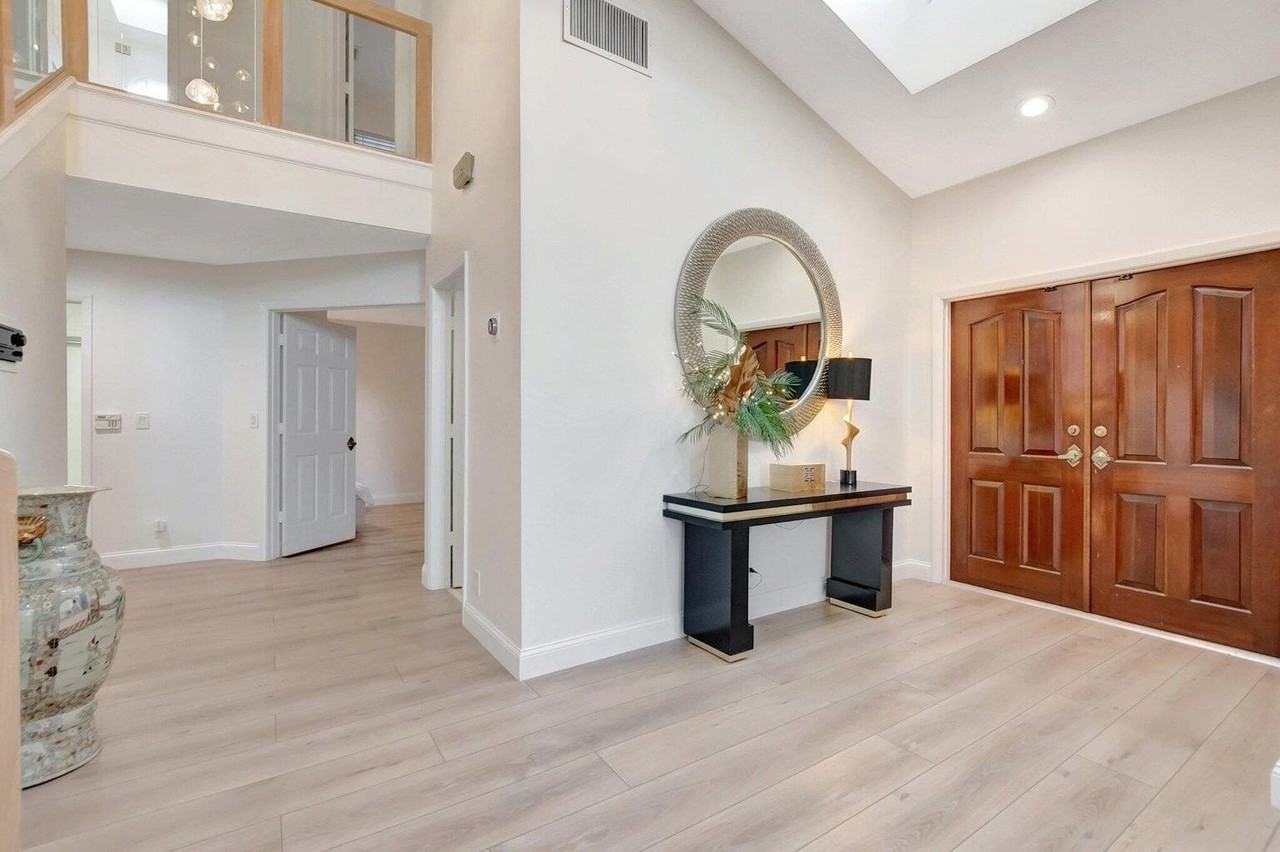 22728 Caravelle Cir - Photo 2 of 39