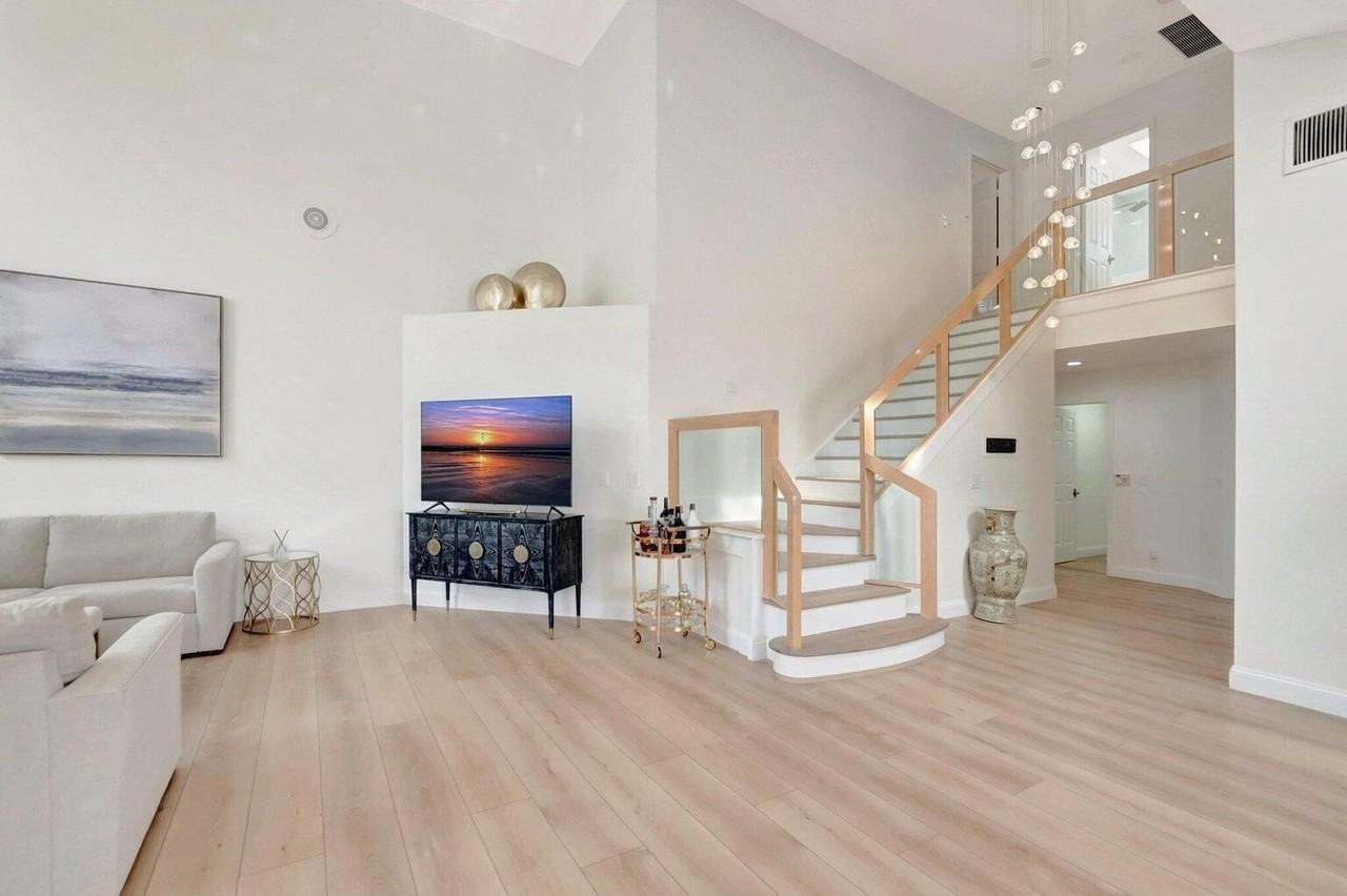 22728 Caravelle Cir - Photo 3 of 39