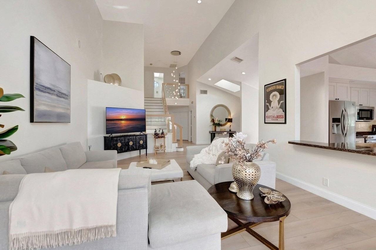 22728 Caravelle Cir - Photo 5 of 39