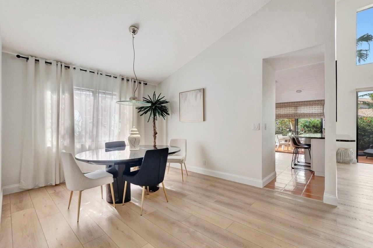 22728 Caravelle Cir - Photo 6 of 39