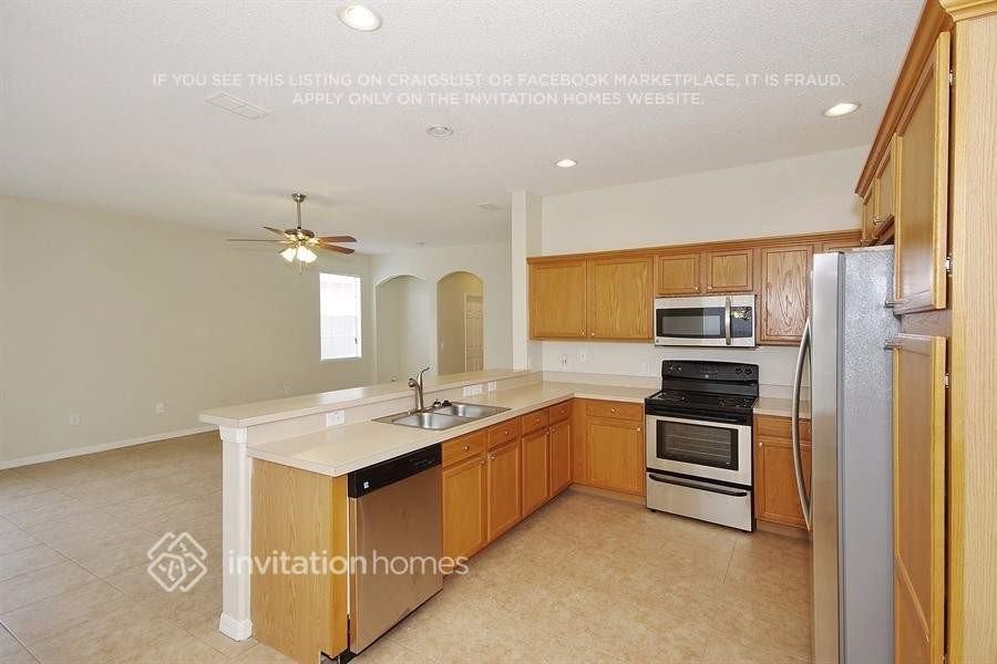 2136 Windcrest Lake Cir - Photo 5 of 14