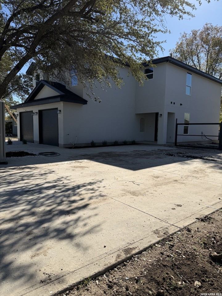 2610 Woodbury St Unit 101 #101 - Photo 3 of 28