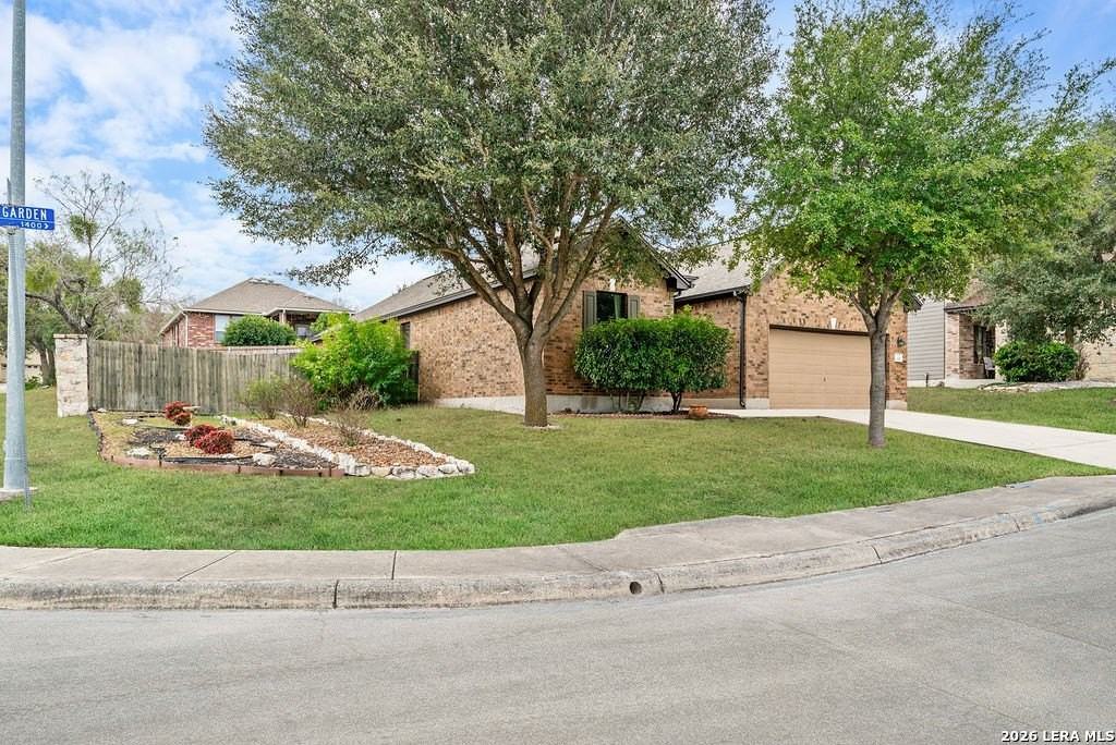 1427 Sun Gdn - Photo 4 of 27