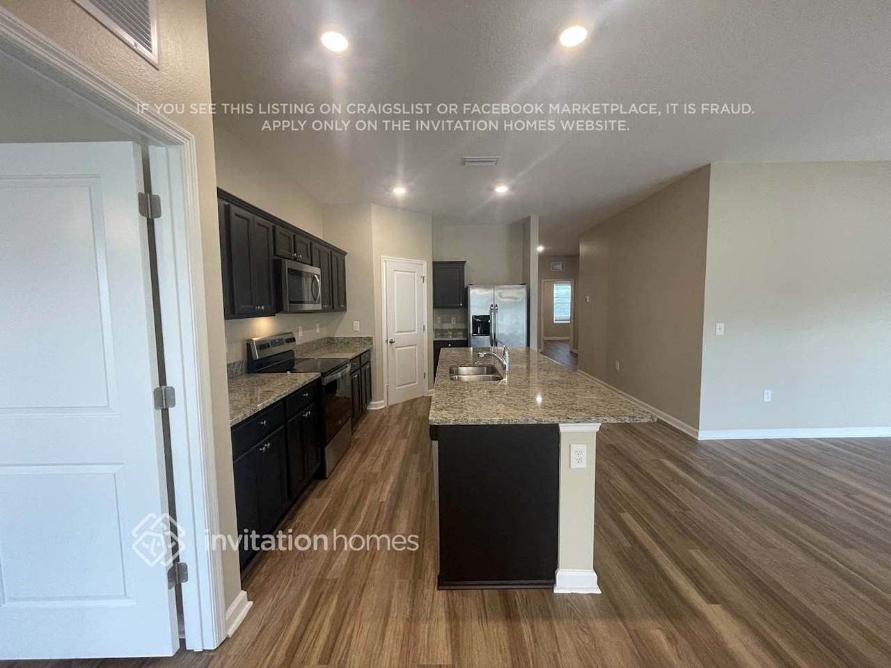 3933 Spruce Creek Dr - Photo 5 of 15