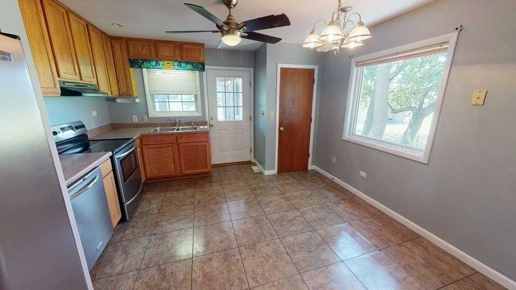 15132 Fooks Ln - Photo 5 of 11