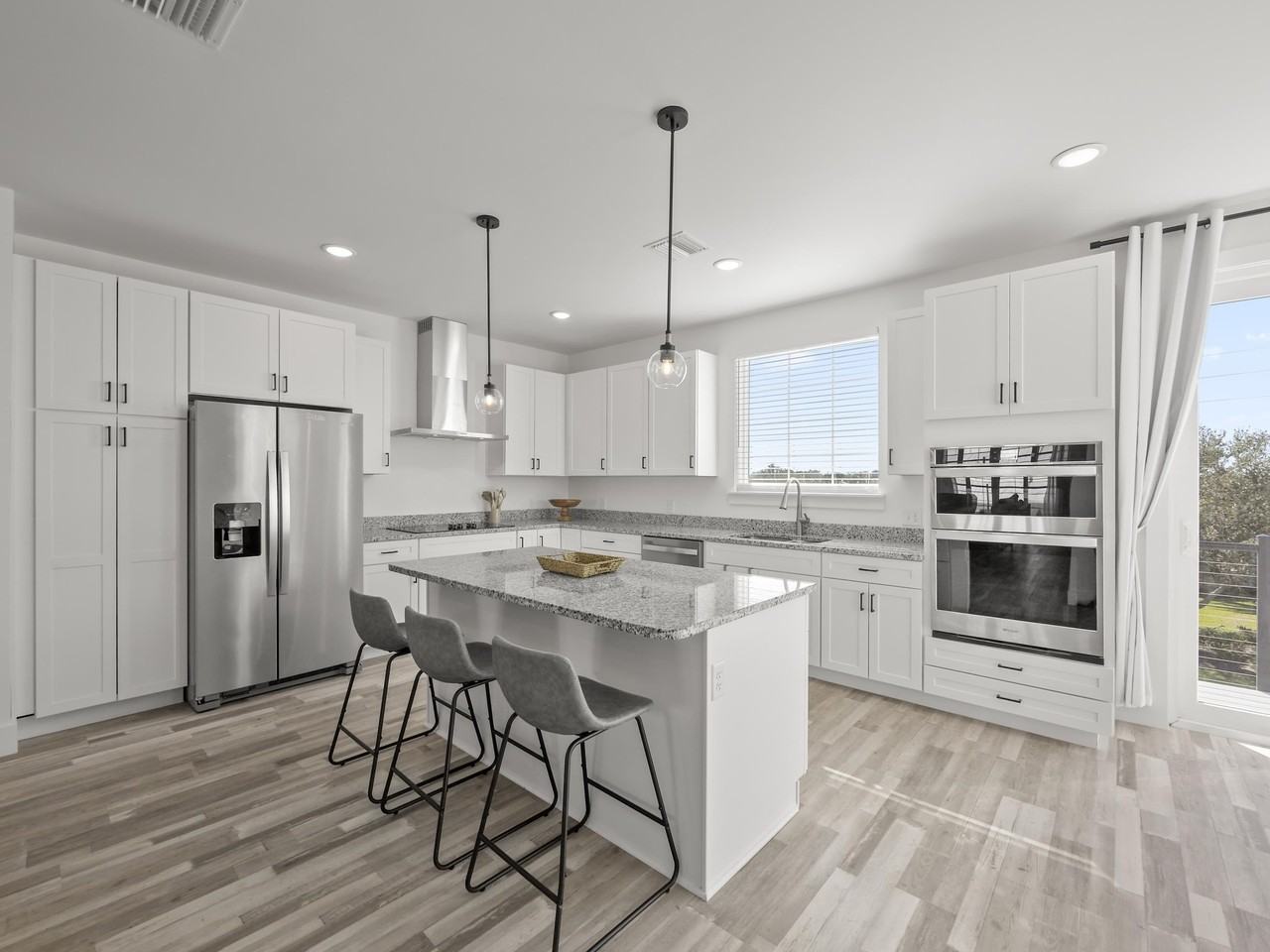 17 Comares Ave - Photo 4 of 44