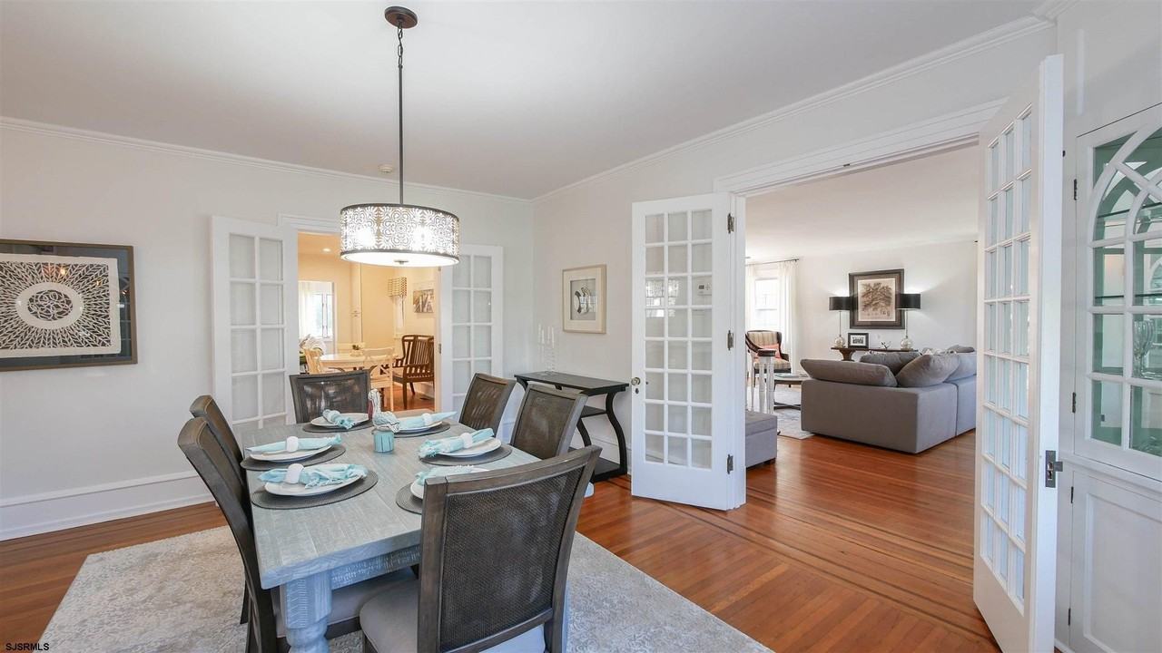 6104 Ventnor Ave - Photo 6 of 24