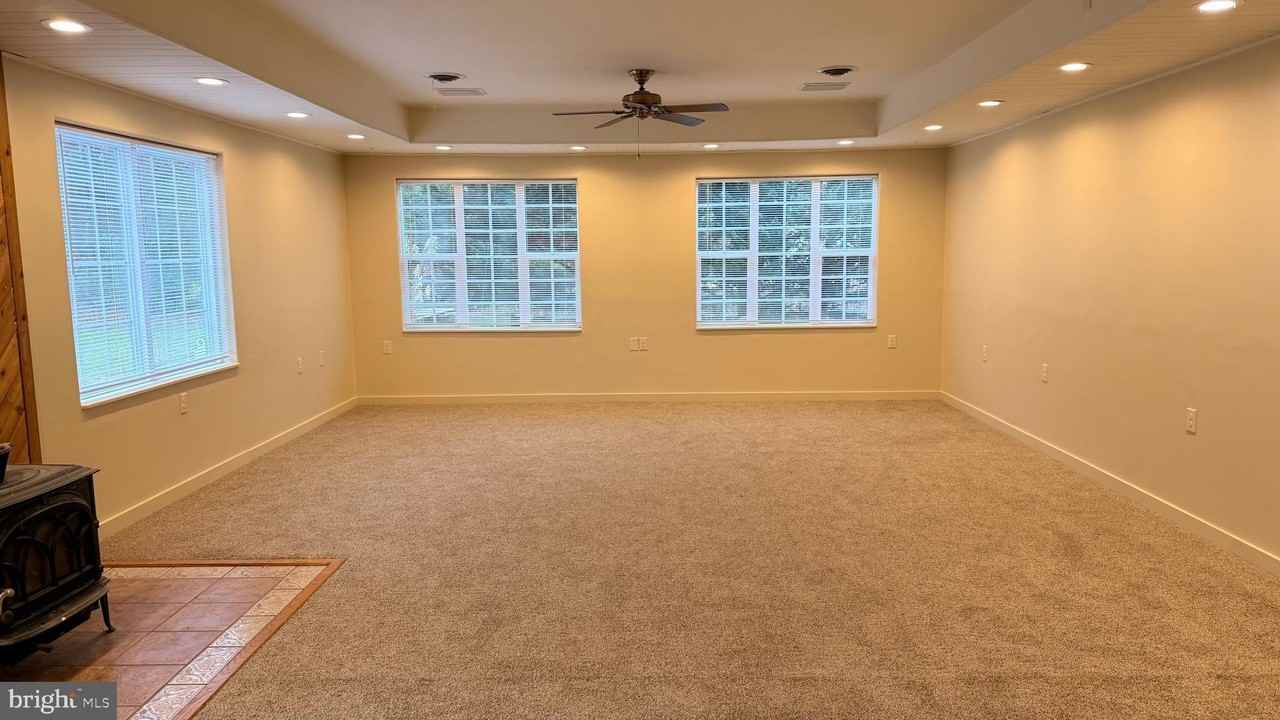 3869 Midstate Rd - Photo 6 of 37