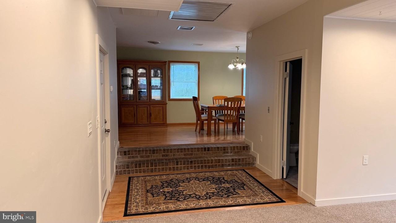 3869 Midstate Rd - Photo 7 of 37