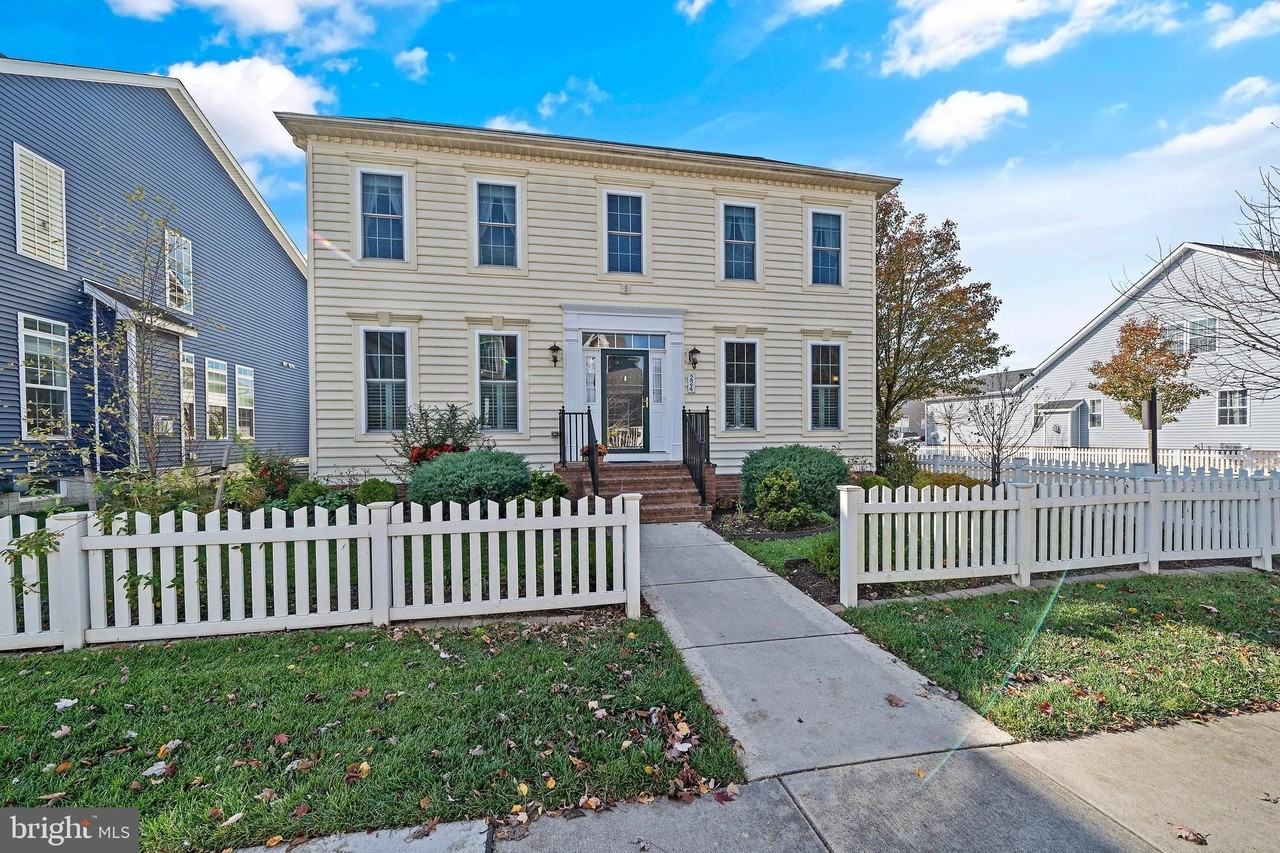 224 Sundance Ln - Photo 2 of 32