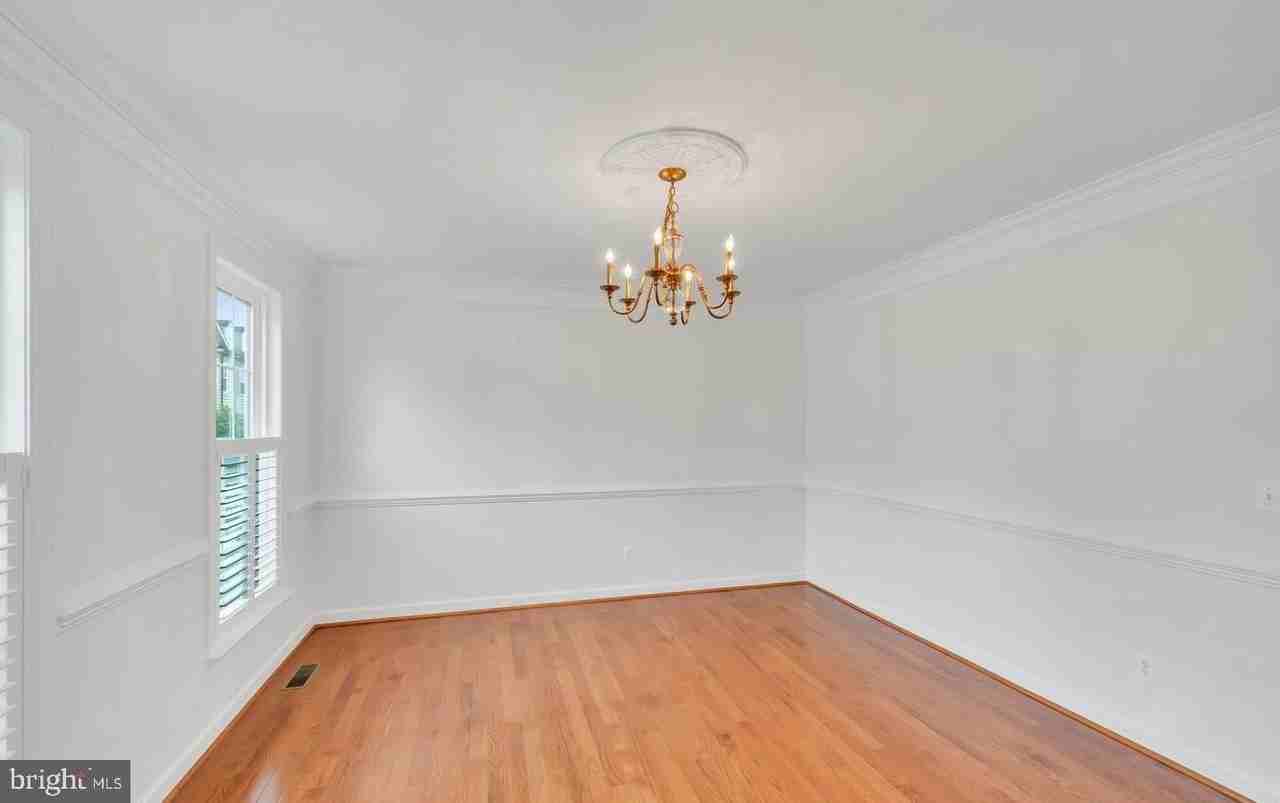 224 Sundance Ln - Photo 4 of 32