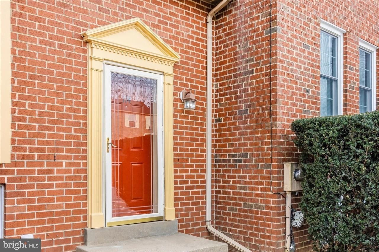 114 Colony Ct - Photo 3 of 44