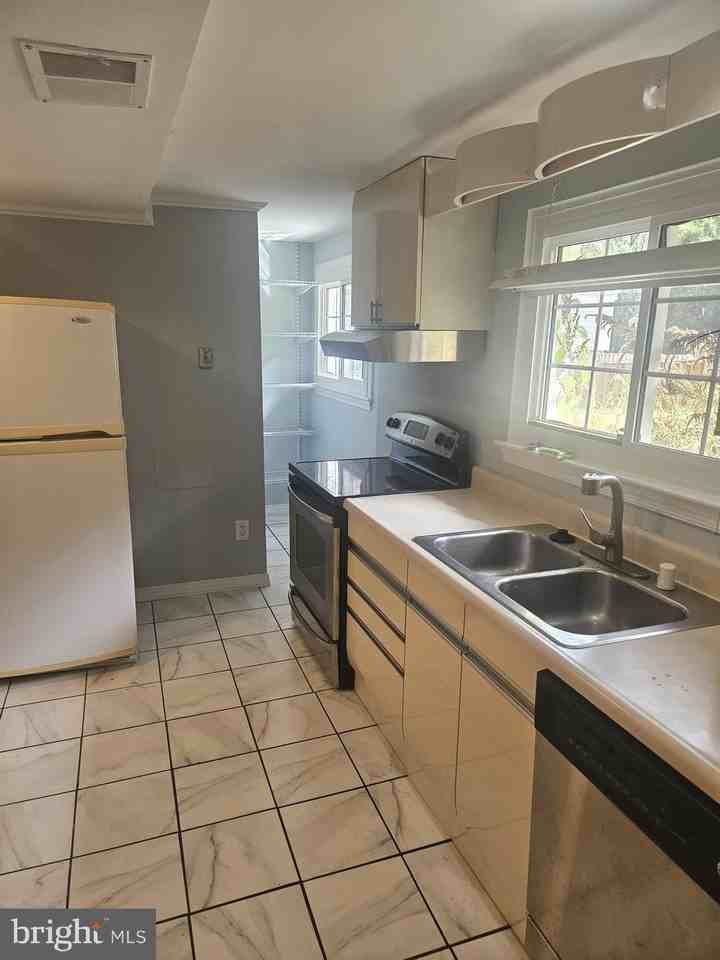 15209 Bunchberry Ct Bsmt Only - Photo 6 of 11