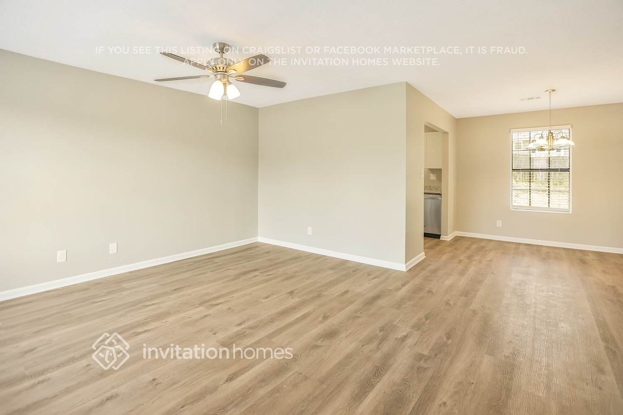 1065 Park West Ct - Photo 3 of 25