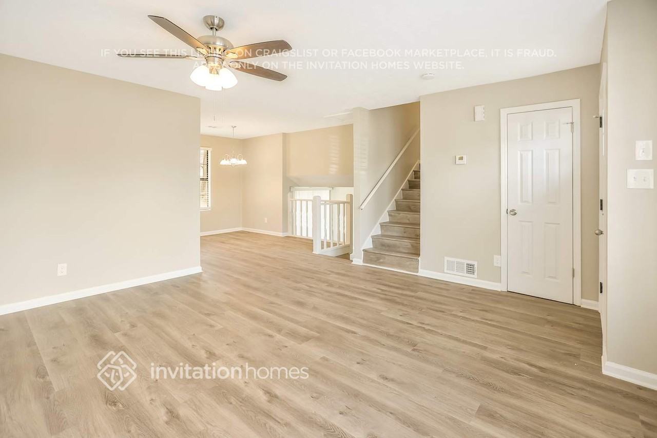 1065 Park West Ct - Photo 4 of 25