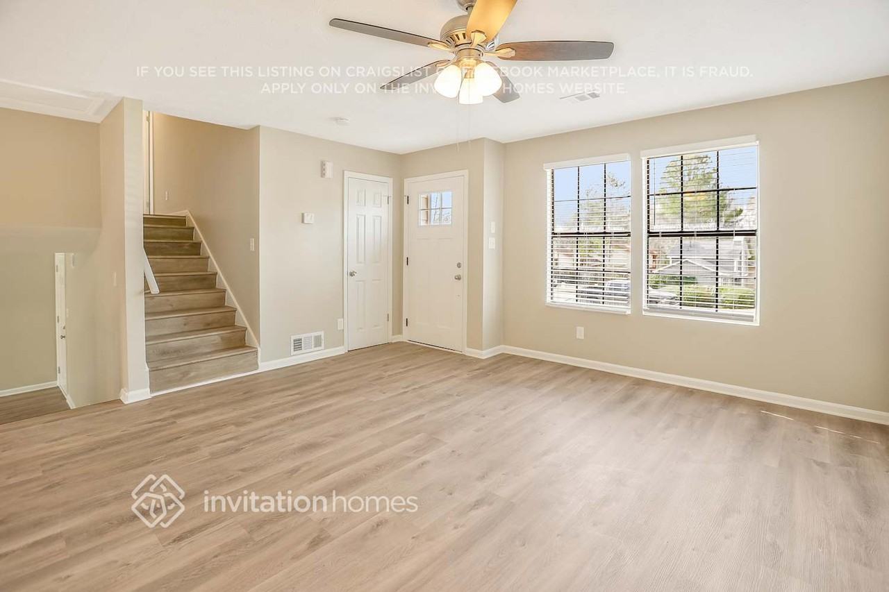 1065 Park West Ct - Photo 5 of 25