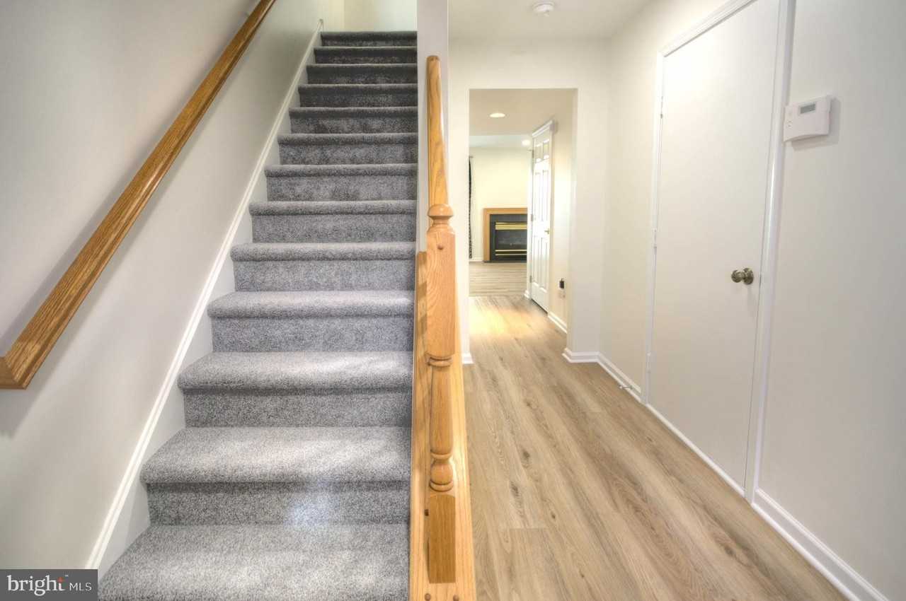 18 Alexandra Ct - Photo 7 of 41