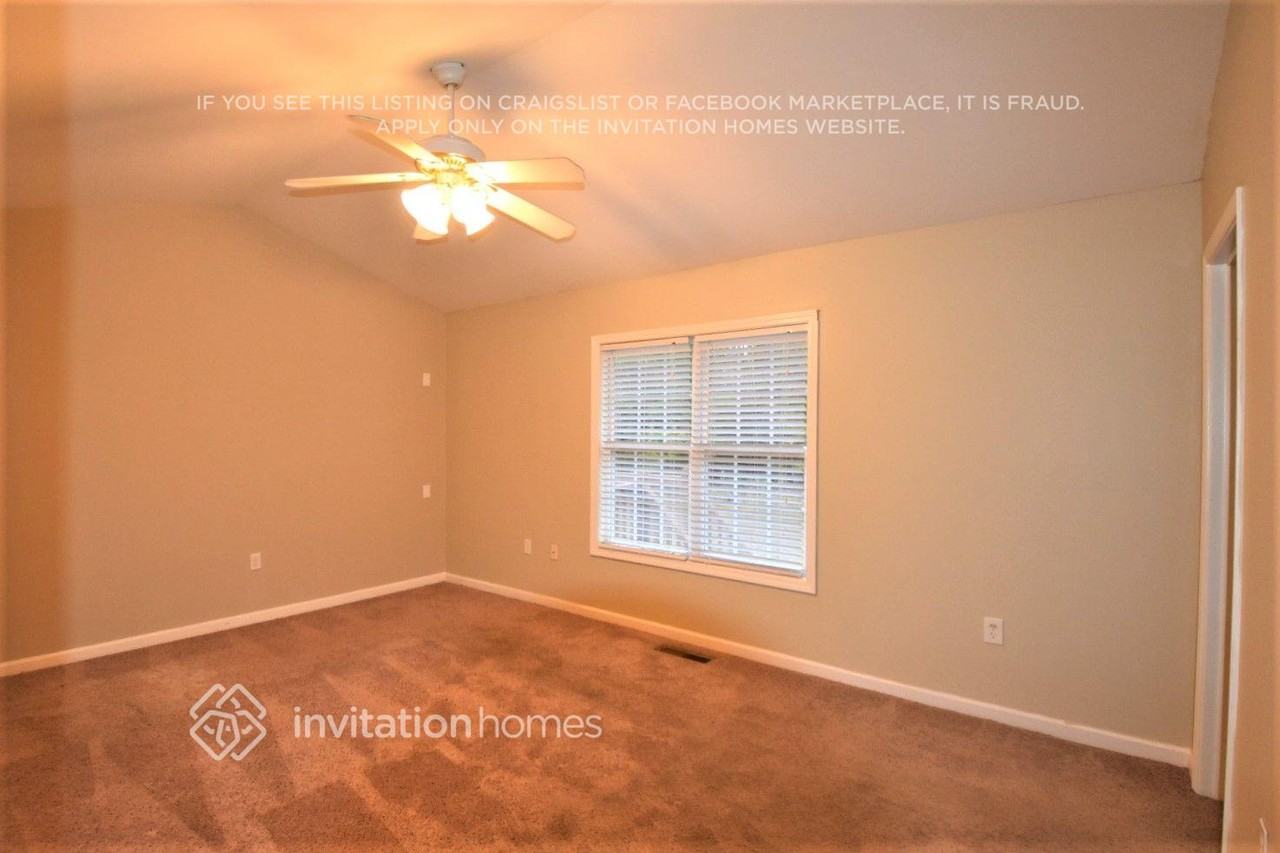 9455 Pebble Creek Ct - Photo 5 of 10