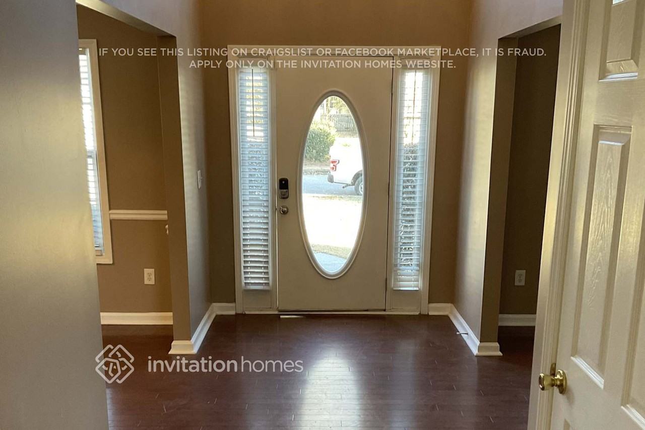 4028 Saint George Walk Sw - Photo 2 of 18