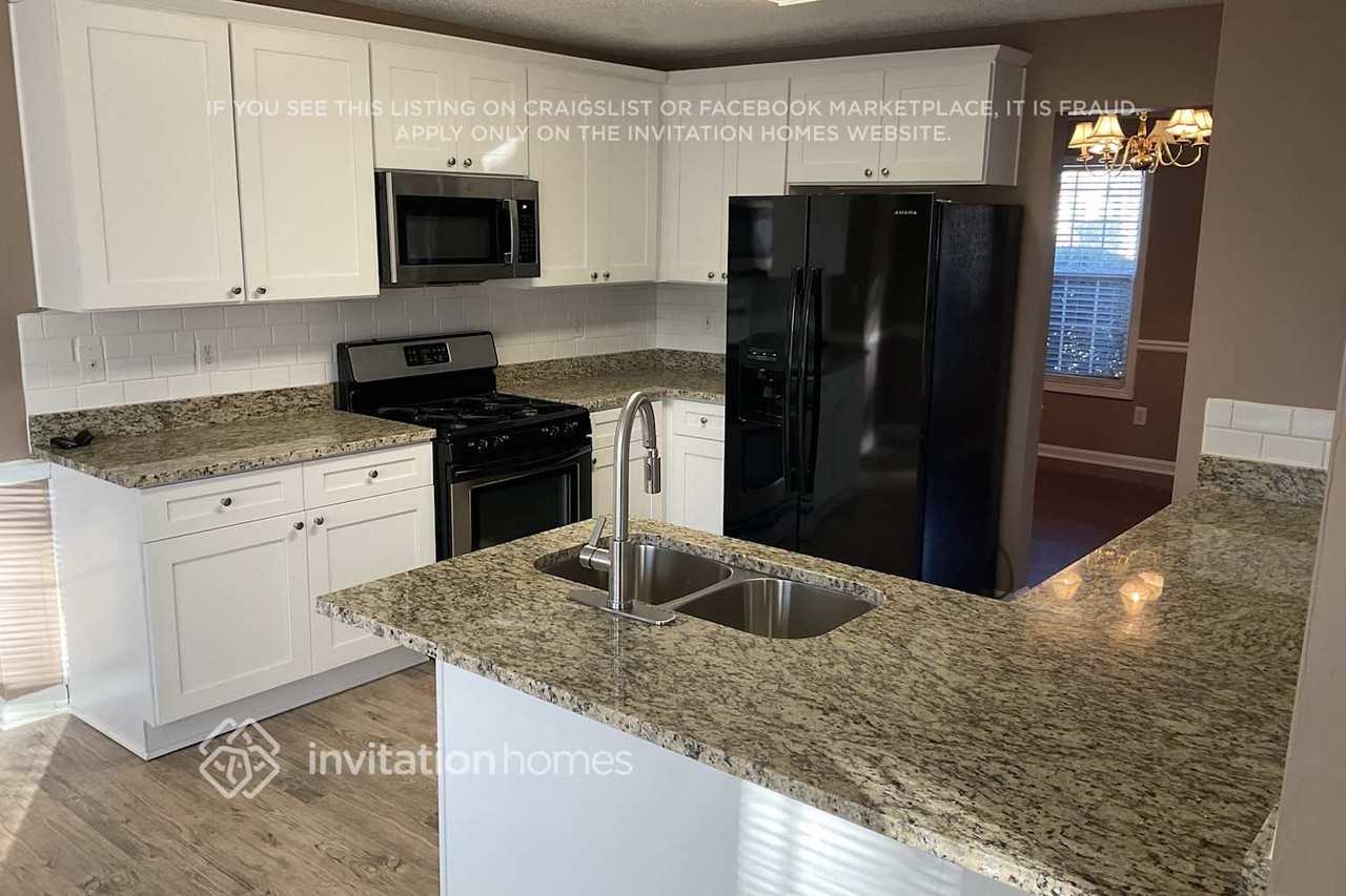 4028 Saint George Walk Sw - Photo 5 of 18