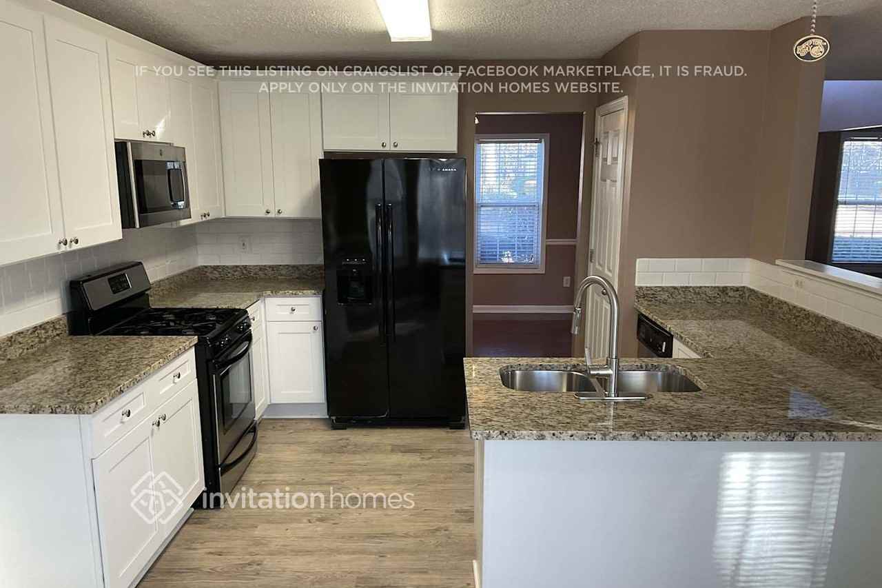 4028 Saint George Walk Sw - Photo 6 of 18