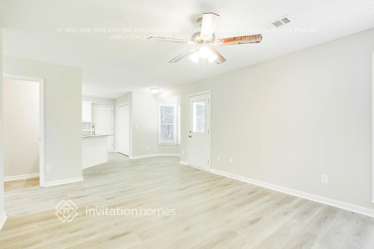 208 Camden Trl - Photo 6 of 26
