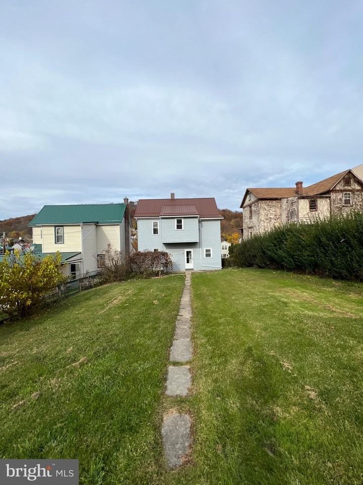 906 Lemon St - Photo 2 of 13