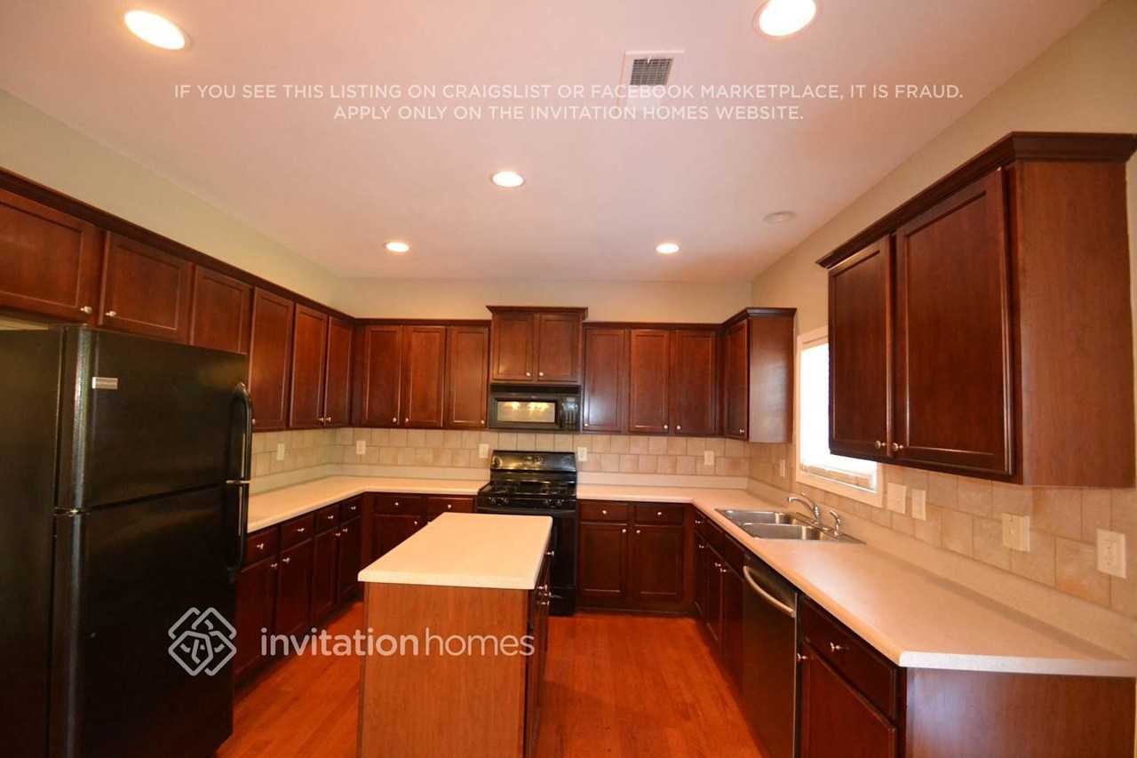 5372 Heyward Pl Sw - Photo 4 of 10