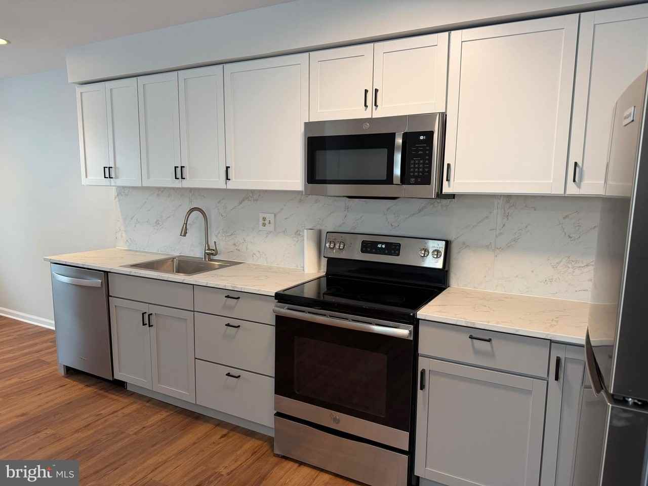 310 Deano Way - Photo 2 of 39