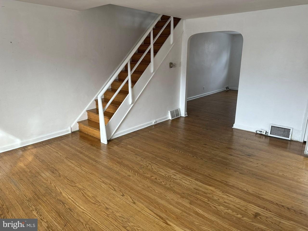 1215 Englewood St - Photo 6 of 11